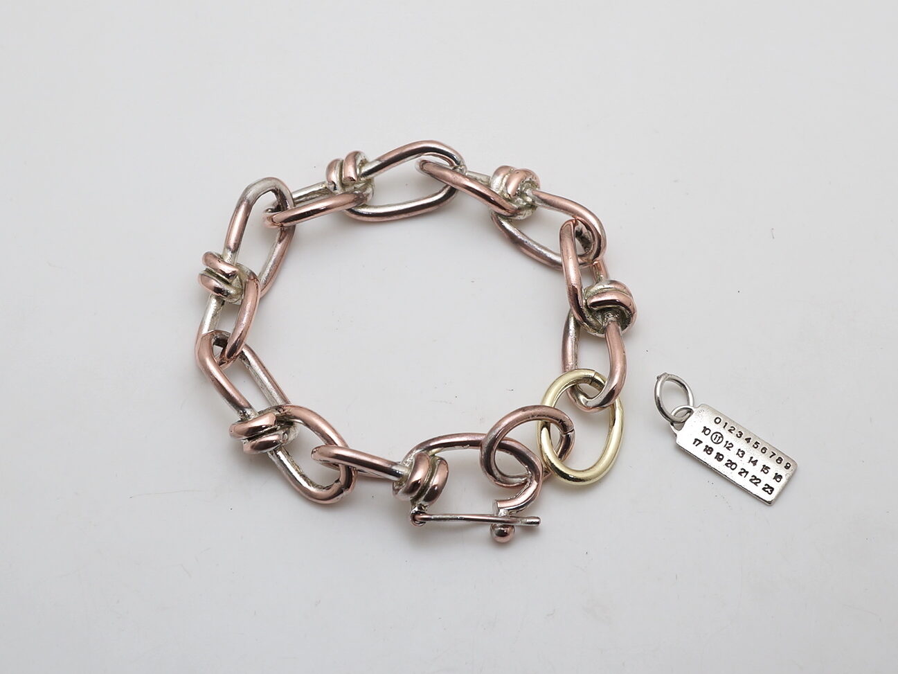 マルジェラ修理 メゾンマルタンマルジェラブレスレット 新品仕上げ