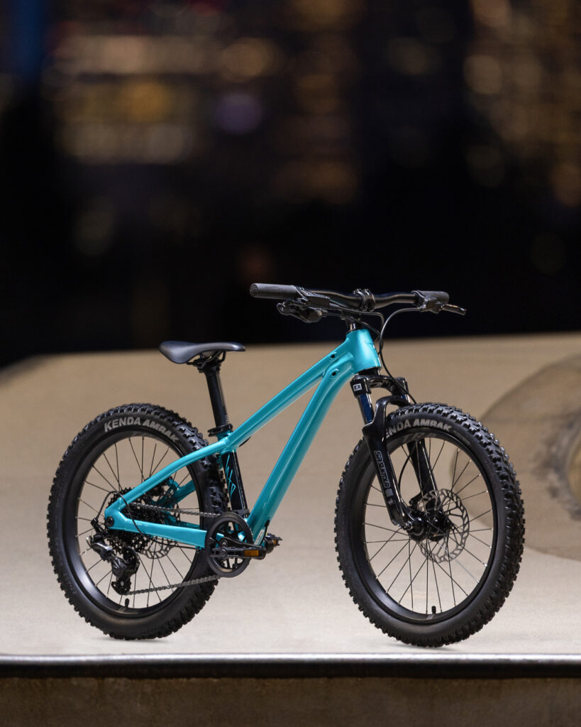 新型ダートジャンプバイク「STP」シリーズ発表！ ｜ ジャイアント