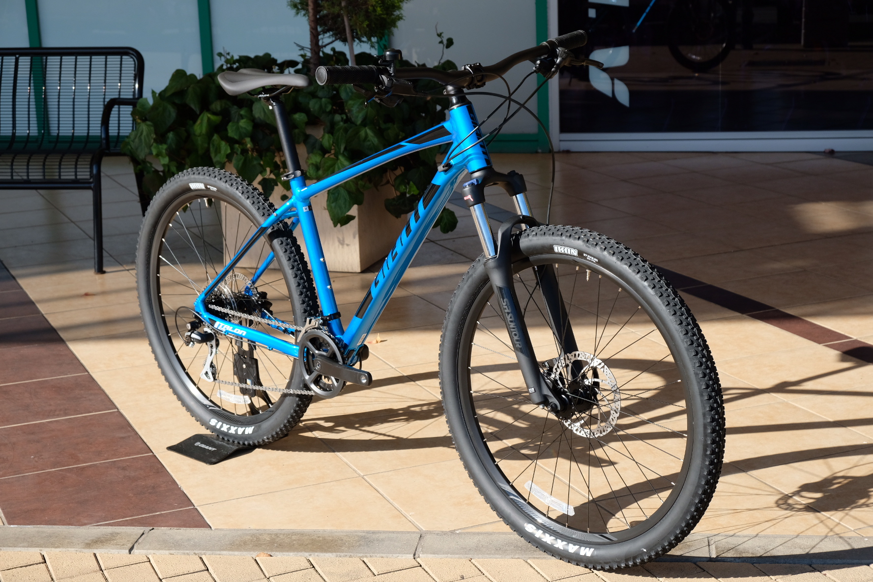 6万円代で本格トレイルライドが楽しめる！TALON 3が入荷しました