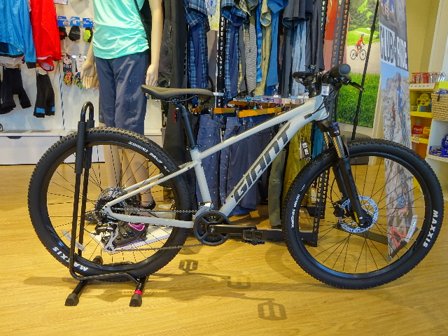 2021年モデル TALON 2 入荷しました！！ ｜ ジャイアントストアびわ湖守山