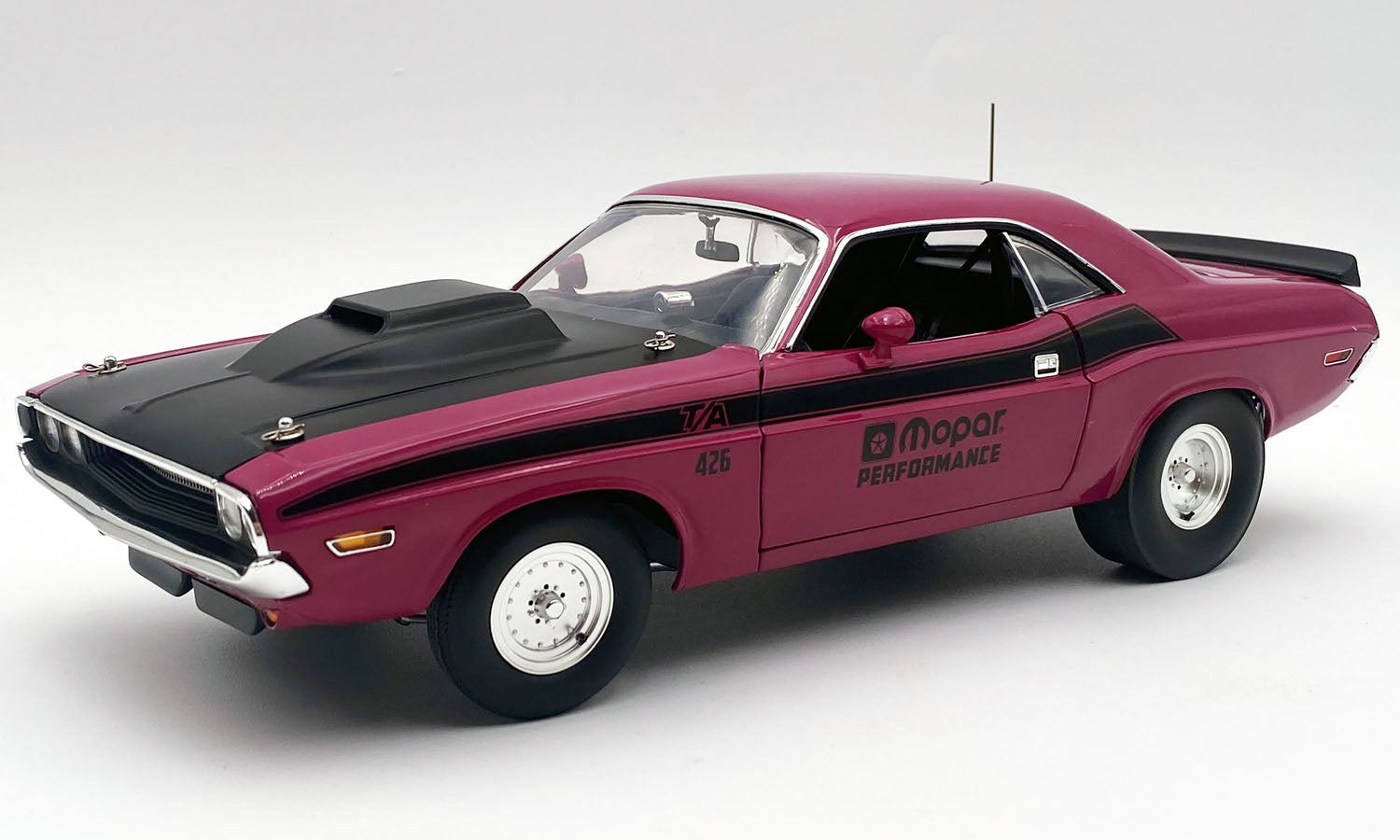 1970 Dodge Challenger T/A Pro Stock 1:18 Diecast – Fast Lane