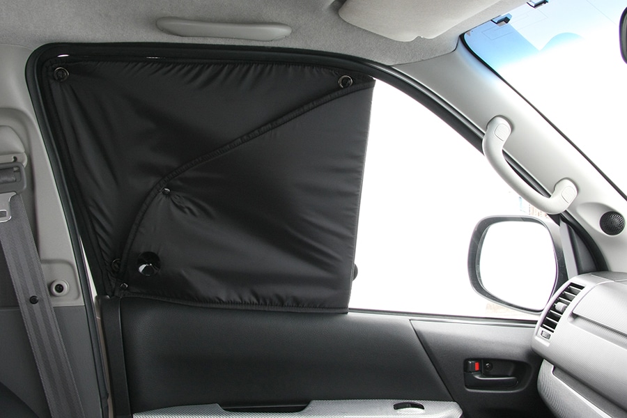 ハイエース専門店 ユーアイビークルのハイエース 遮光パッド フロント3面