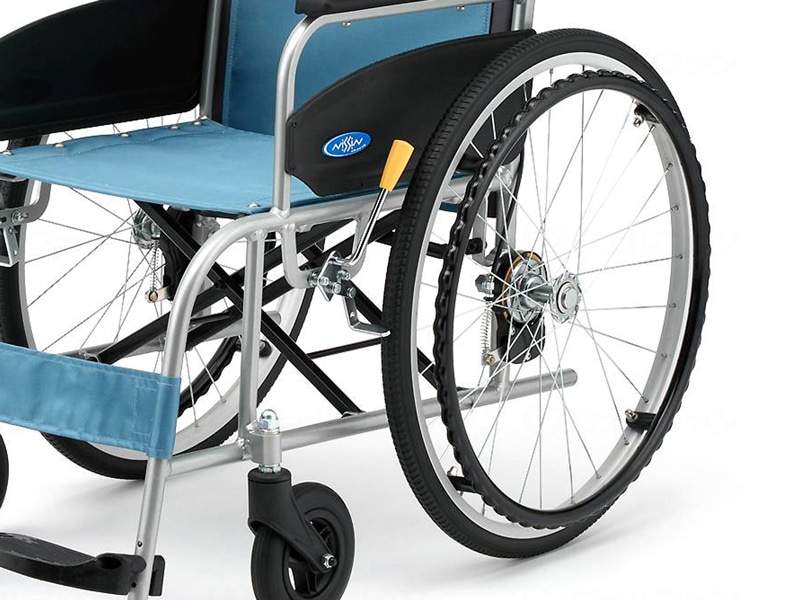 NEO-1βW 自走用車椅子 肘掛け跳上げ 足台スイングアウト ノーパンク