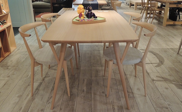 Forms(フォルムス) ダイニングテーブル 無垢材 K2 幅130-180cm ブナ