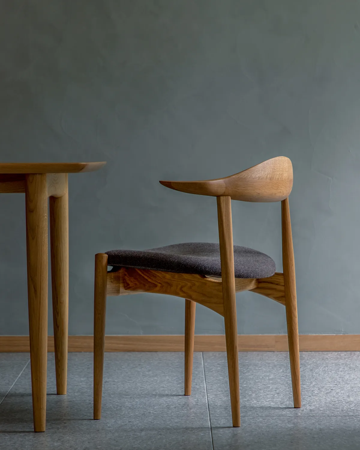 飛騨の家具]Swallowセミアームチェア｜オークヴィレッジオンラインショップ