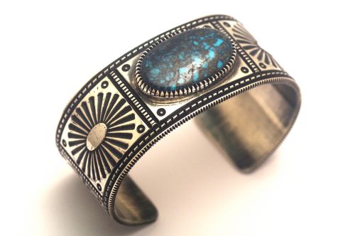 POWWOWナゲッツ】 ナバホバングル ハリソン・ジム作 《インディアン