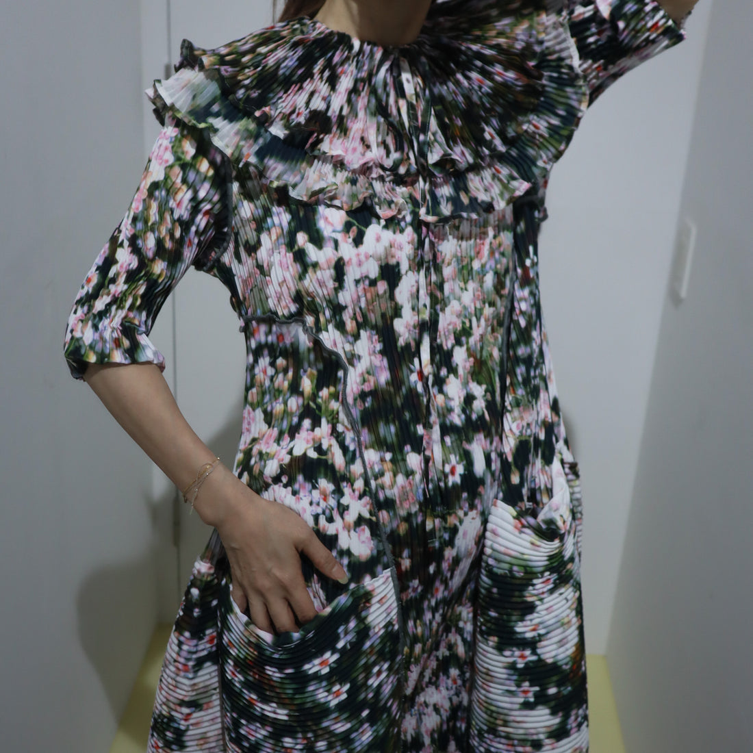 JULIA HEUER WINNE PLEATED COLLAR IN HOLLE – GIGINA