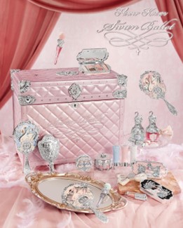 フラワーノーズ」秋冬新作『スワンバレエシリーズ』が発売開始 – GIRLS