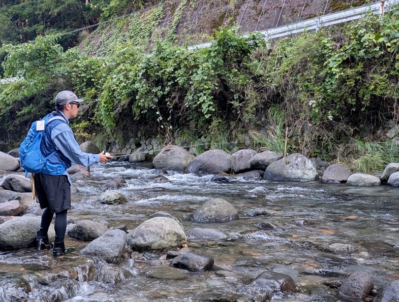 初心者向け】渓流釣り方入門｜ルアー選びからキャスト、アクションまで