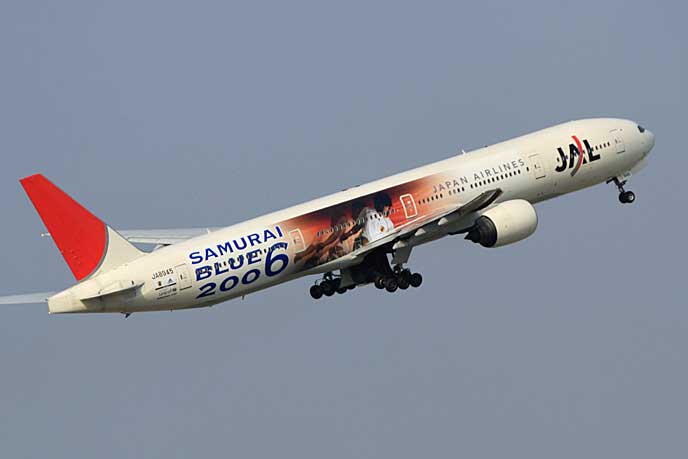 SAMURAI BLUE 2006 JAL（日本航空） B777-300 JA8945