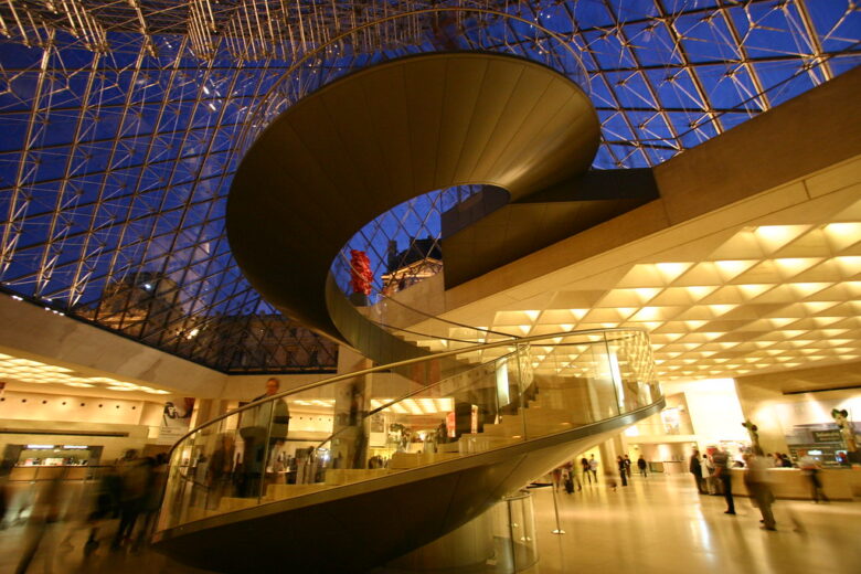 実写レビュー】超広角レンズは要らない？風景・建築写真を劇的に変える