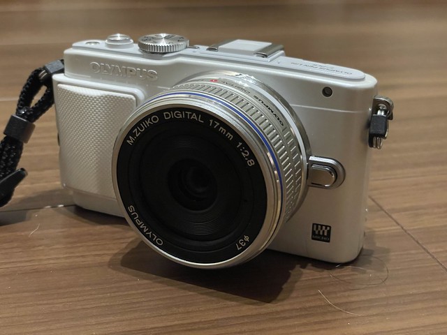 OLYMPUS M.ZUIKO DIGITAL 17mm F2.8実写レビュー：街撮りに最適な軽量