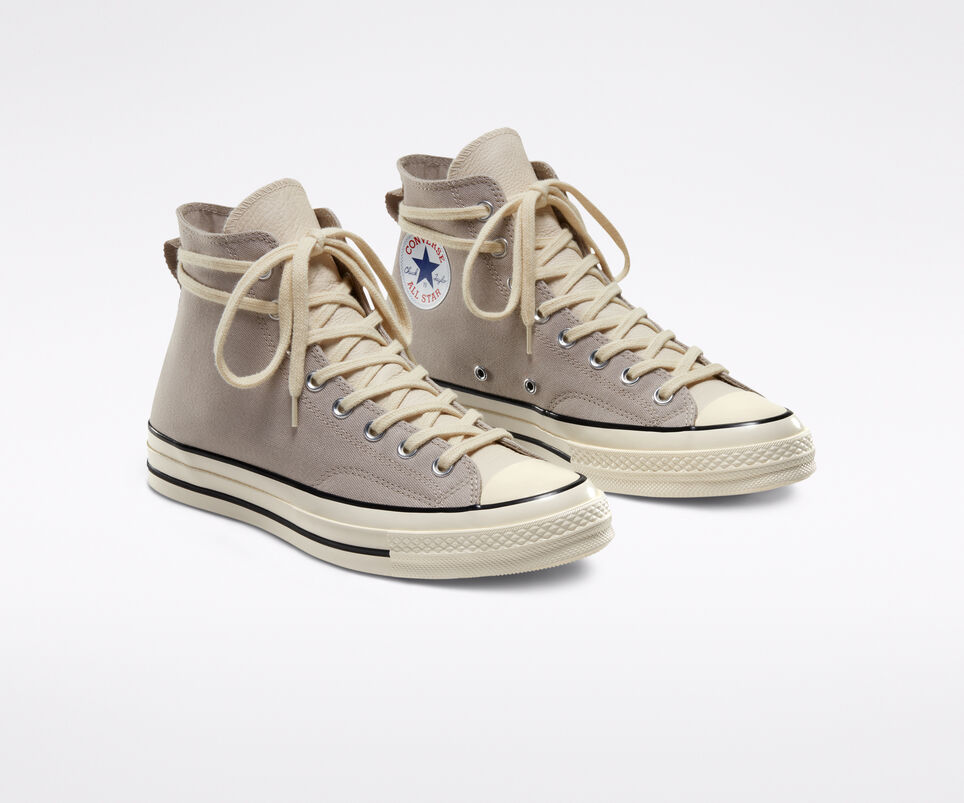 FEAR OF GOD ESSENTIALS × CONVERSE CHUCK 70 3カラーが2/2に海外で