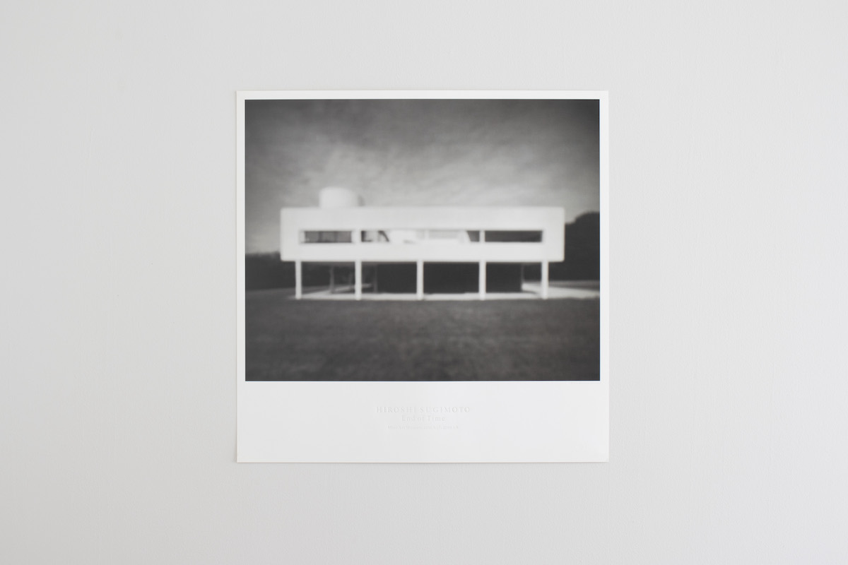 杉本博司の名作がコレクティブルなポスターになっている。見つけたら