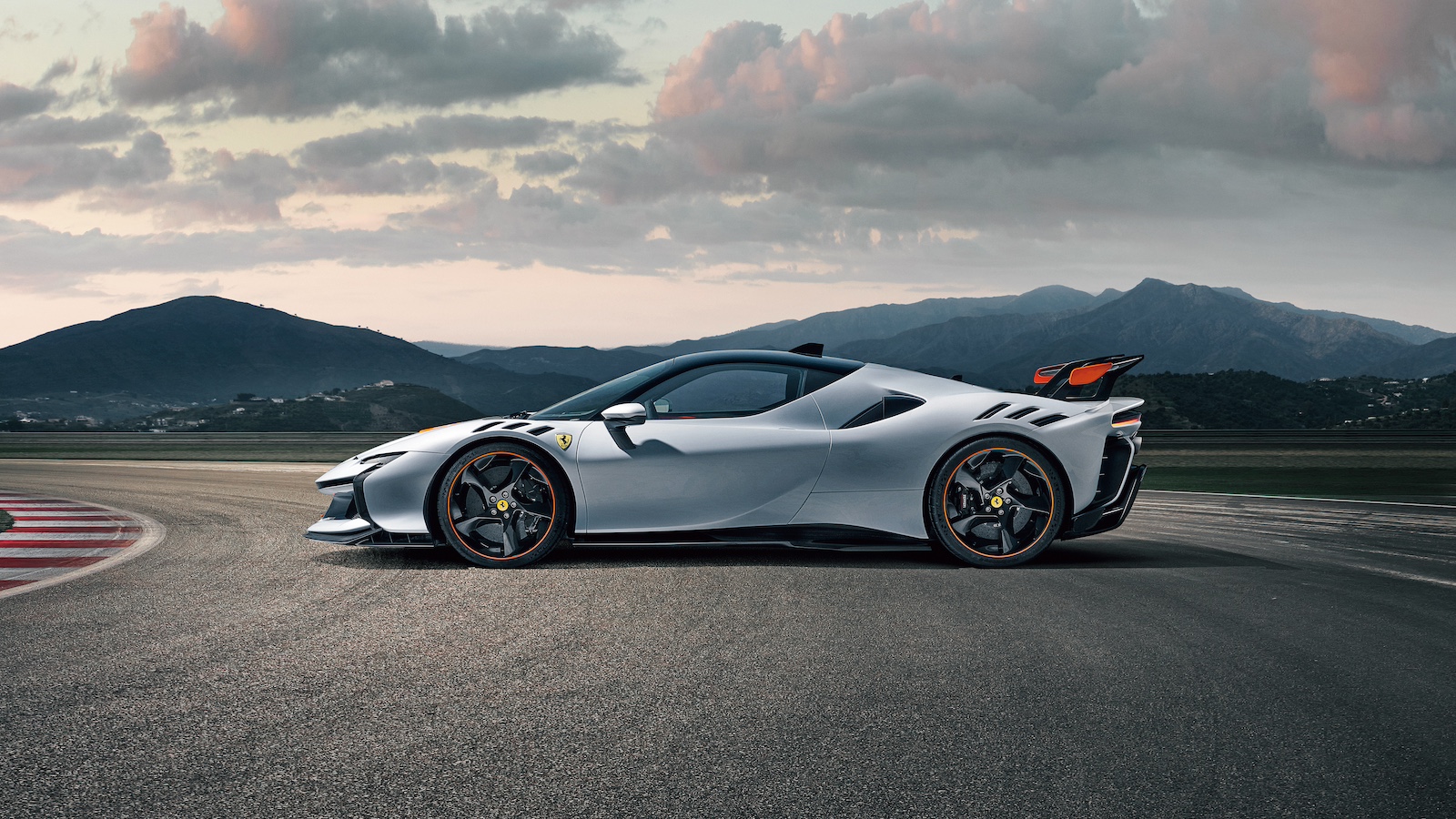 フェラーリ史上最速！ 限定799台、9800万円超の夢のスーパーカー | GOETHE