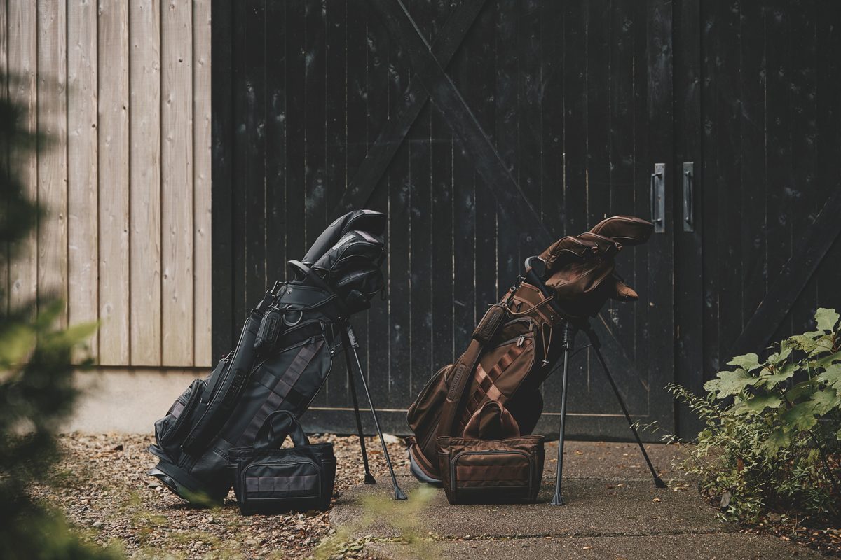 ブリーフィング ゴルフ、新開発レザーの限定キャディバッグ「CR-4