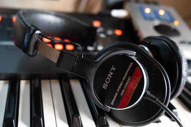 SONY MDR-CD900ST 4芯改造で音が良くなる！？4芯改造レビュー！ | gogo