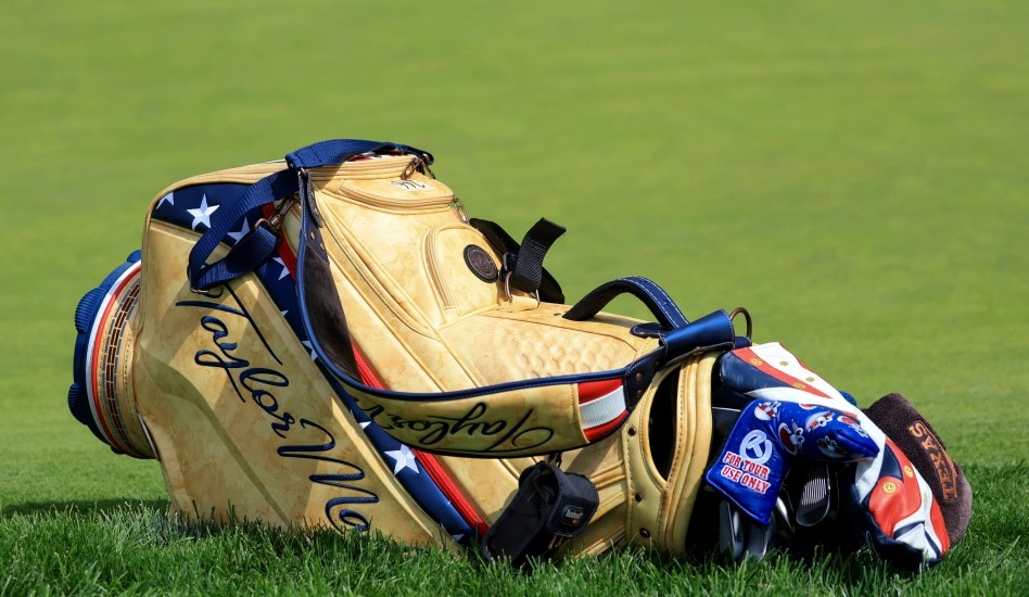 TaylorMade Summer Commemorative スタッフバッグ（2022年）ツアー