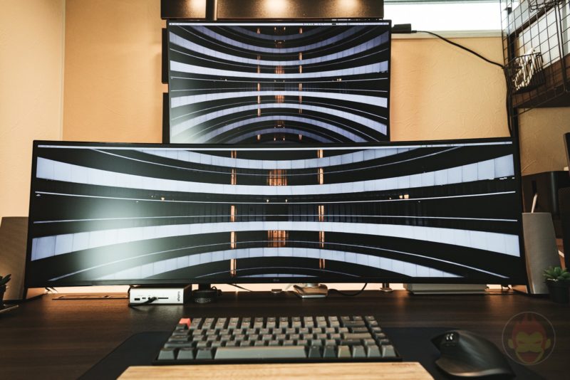 49インチ型ウルトラワイドモニターのある作業環境：ロマンは現実に勝て