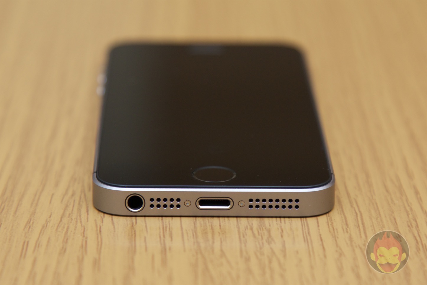 レビュー】「iPhone SE / 64GB / スペースグレイ」を入手！片手で操作