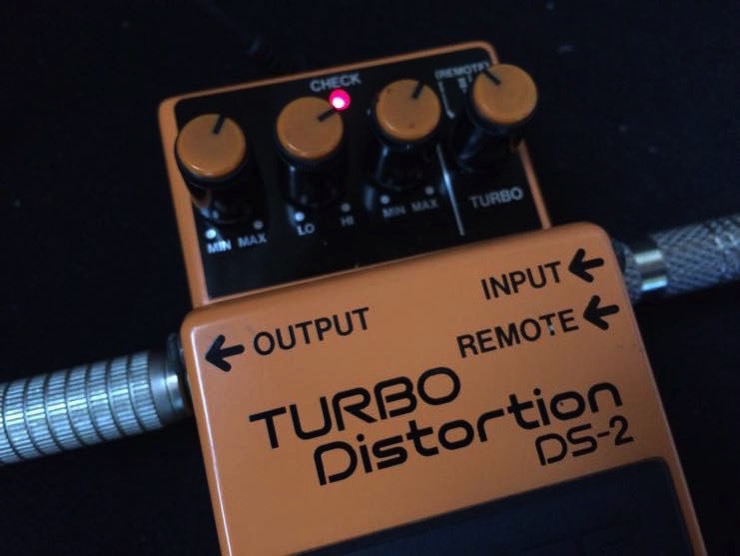 カート コバーンと時代を切り開いたエフェクター BOSSの