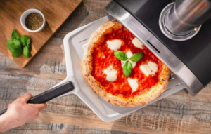 キャンプで本格ピザが手軽に焼ける｜Ooni Fyra（ウニ フィーラ）の