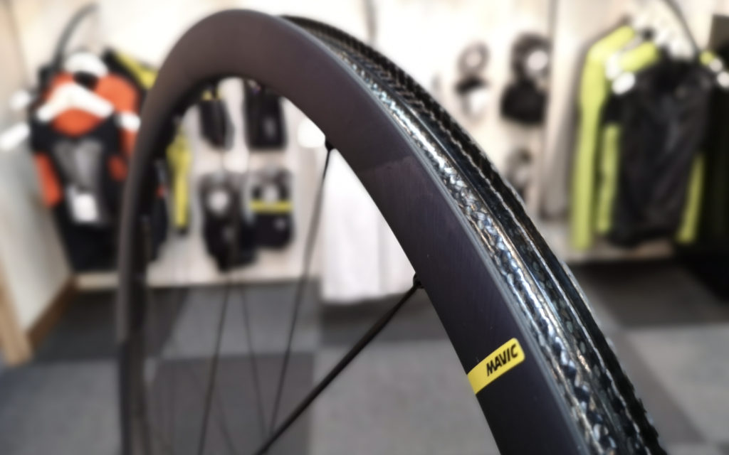 2021ラインナップの大本命!!】MAVIC COSMIC SLR 32 DISC | GROVE鎌倉