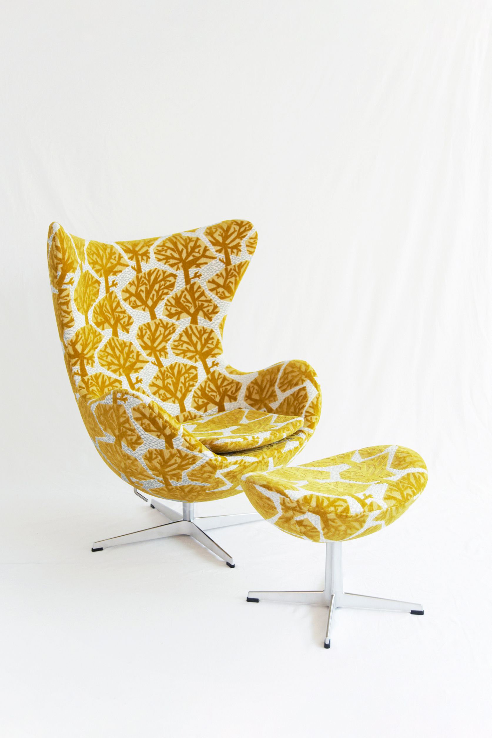 The Egg - minä perhonen