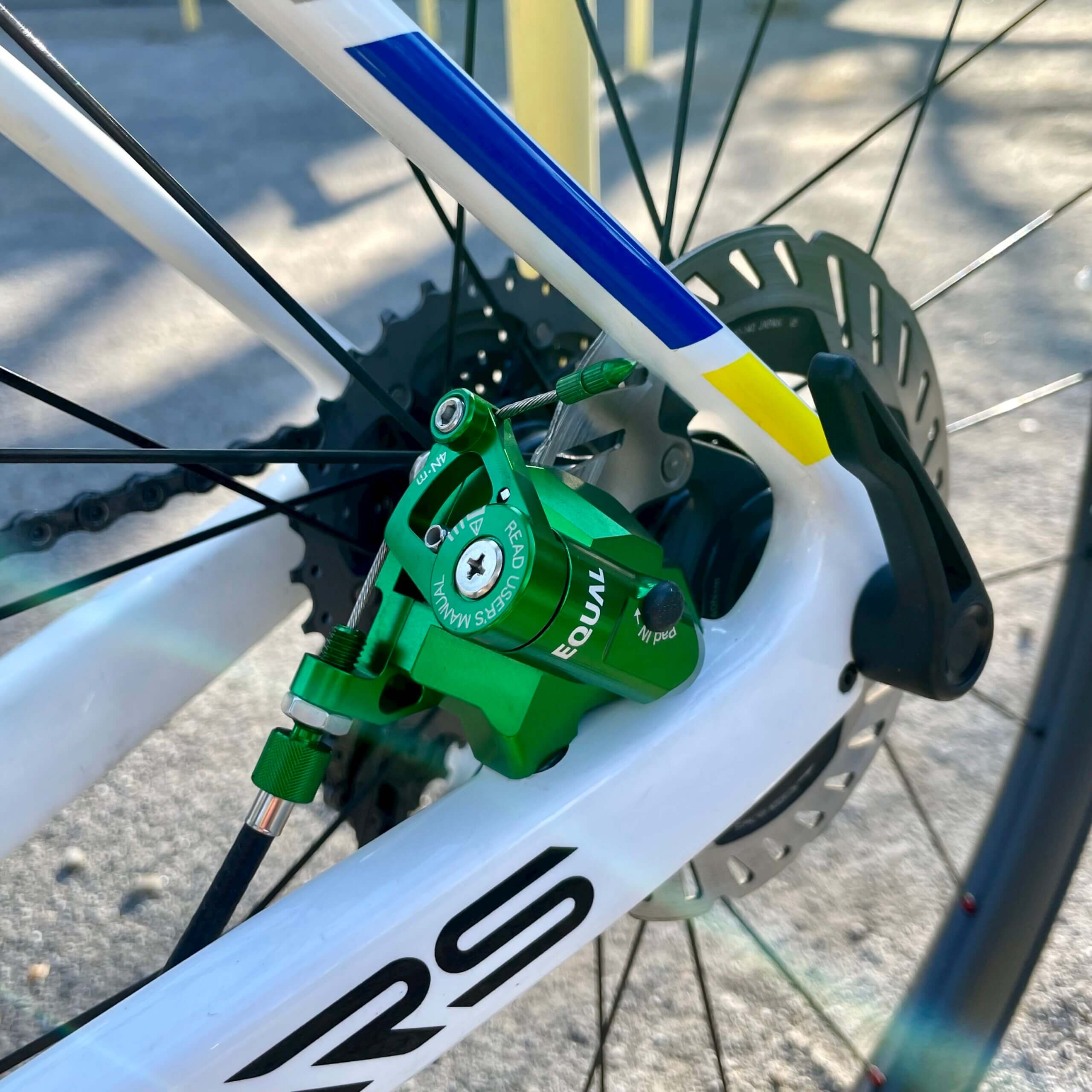 新色】「EQUAL 機械式ディスクブレーキキャリパー（フラットマウント