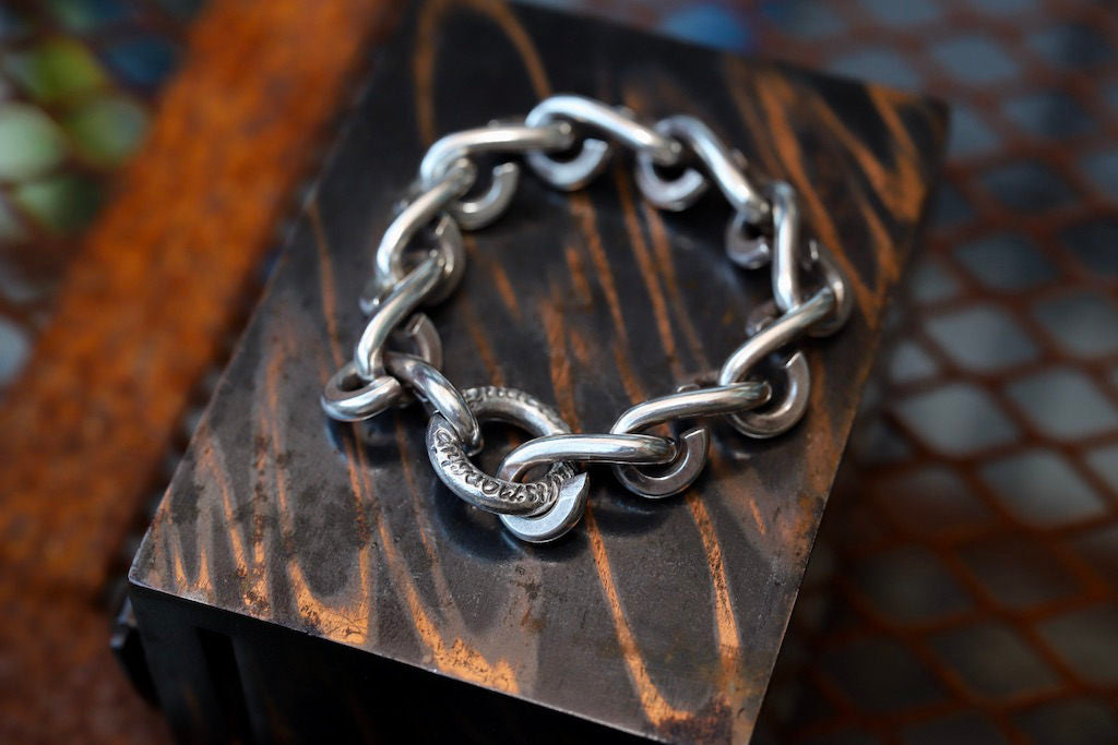 LYNCH SILVER SMITH TWIST(M) BRACELET – grandguignol