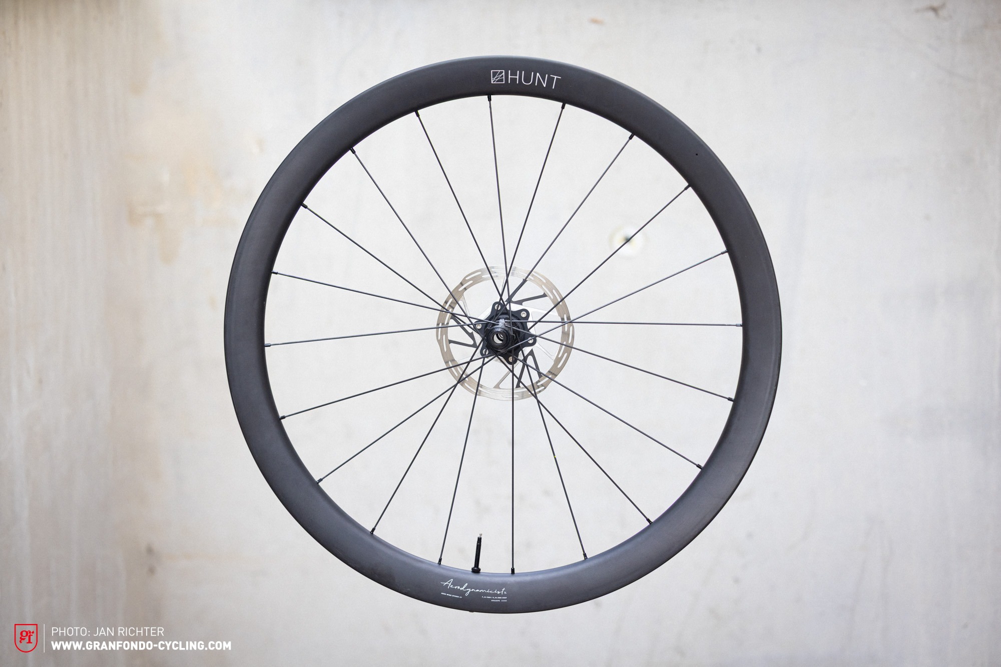 Hot or not? HUNT Aerodynamicist 44/46 Carbon-wheels on review