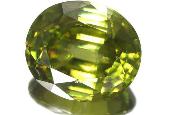 スフェーン(チタナイト)の歴史、特徴、買取相場を徹底解説！ ｜ 鑑定士