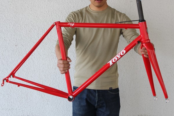 ハンドメイドのクロモリロードバイク。TOYOフレームのROAD-Sが店頭に