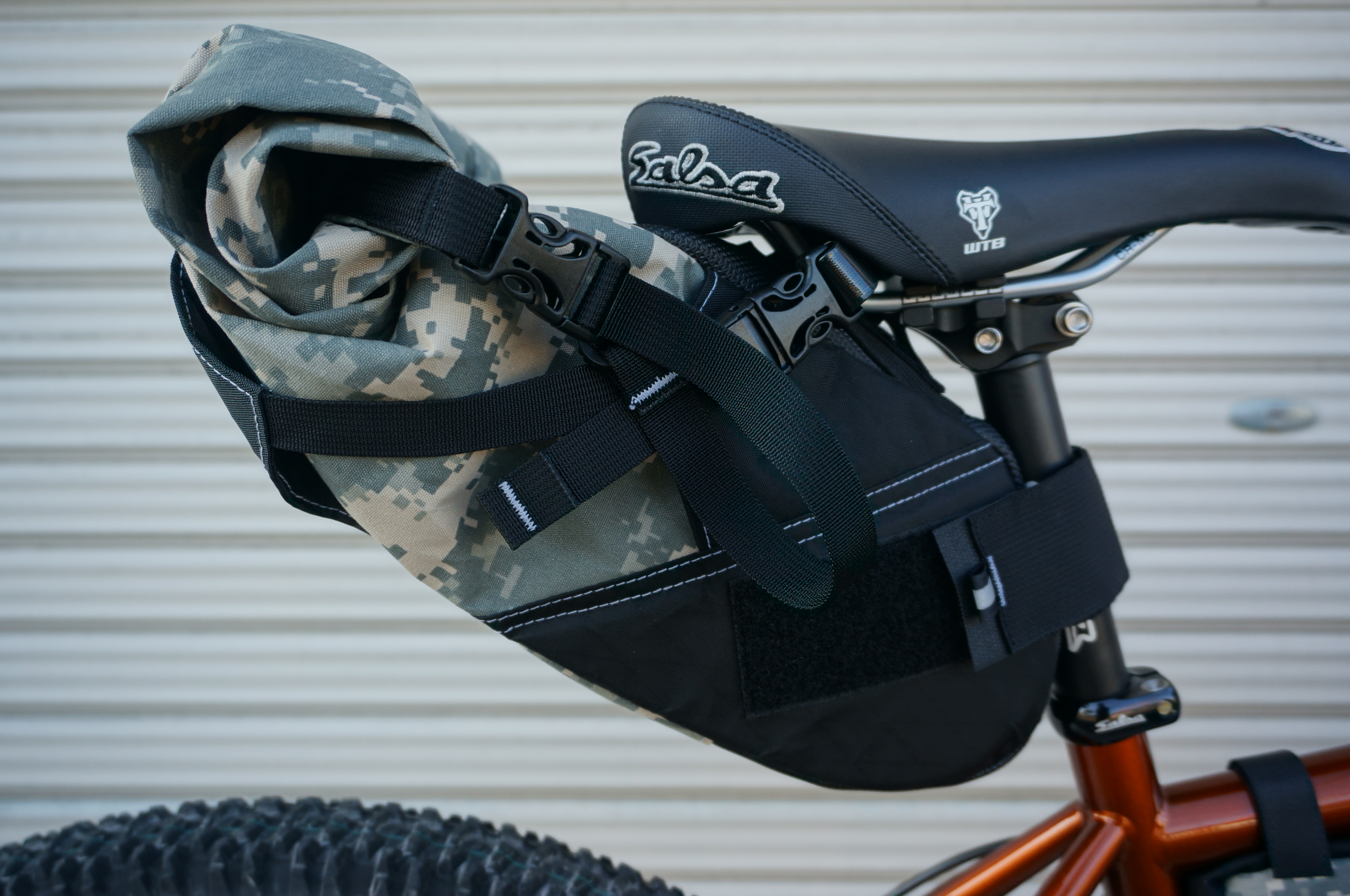 レベレイトデザイン カモフラ柄 & サルサ アラカルト | 広島の自転車
