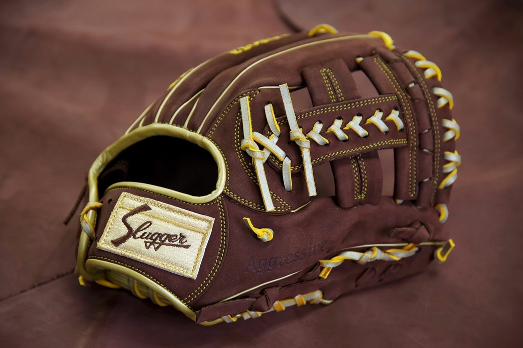 コスパ最強！高品質・低価格でグローブをオーダーできる野球メーカー3選