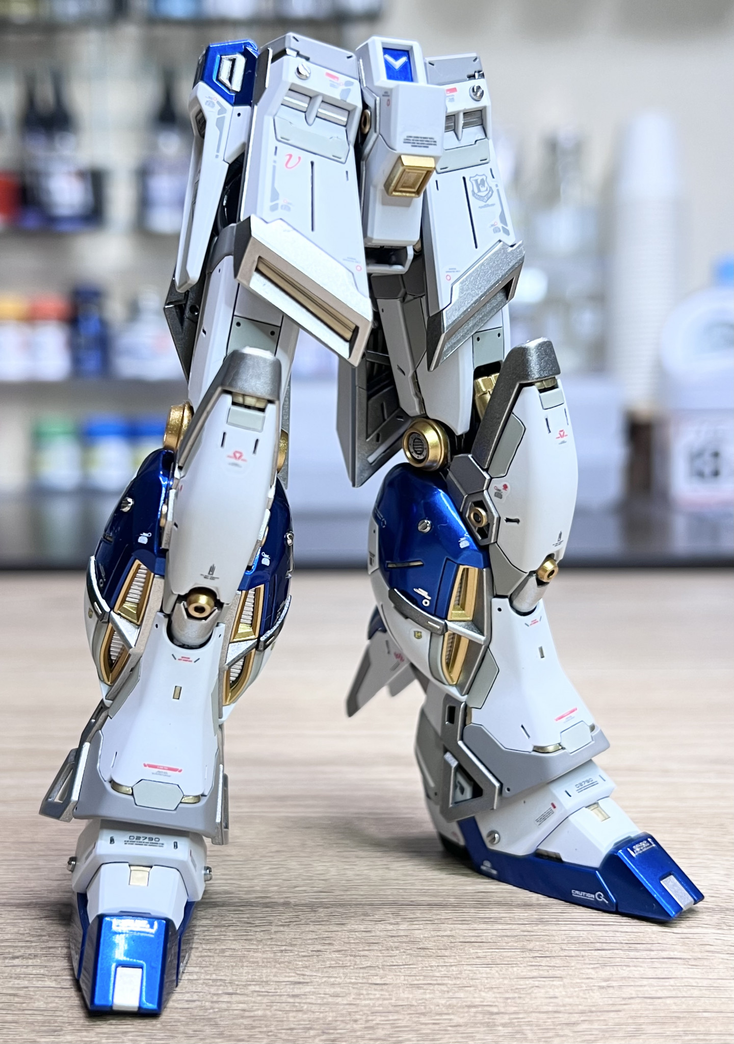 RG Hi-νガンダム 光沢&つや消しのミックス塗装｜ぼうのガンプラCh.さん