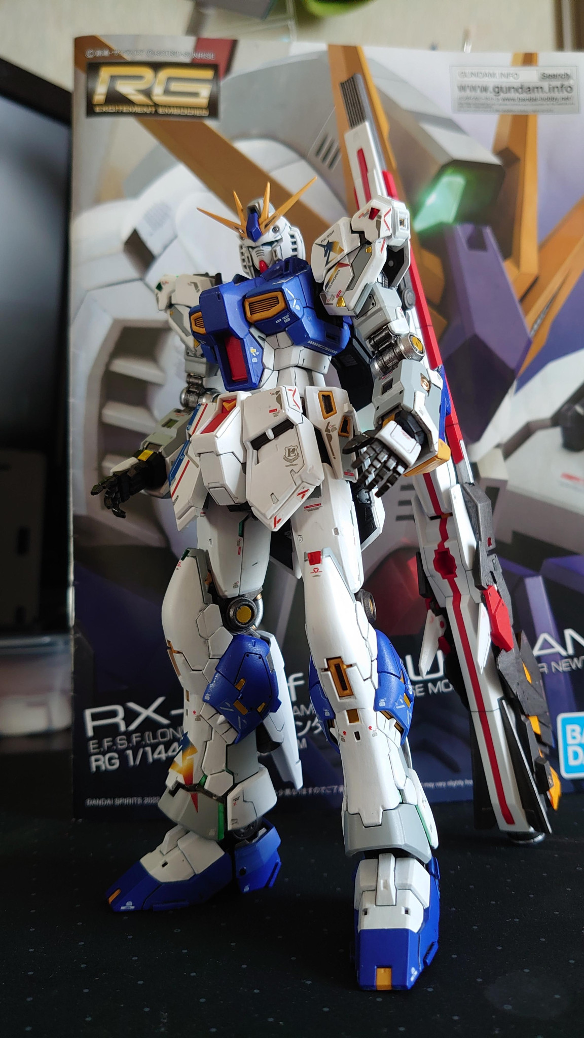 RX-93ff νガンダム＠筆塗り全塗装｜GitaGitaさんのガンプラ作品