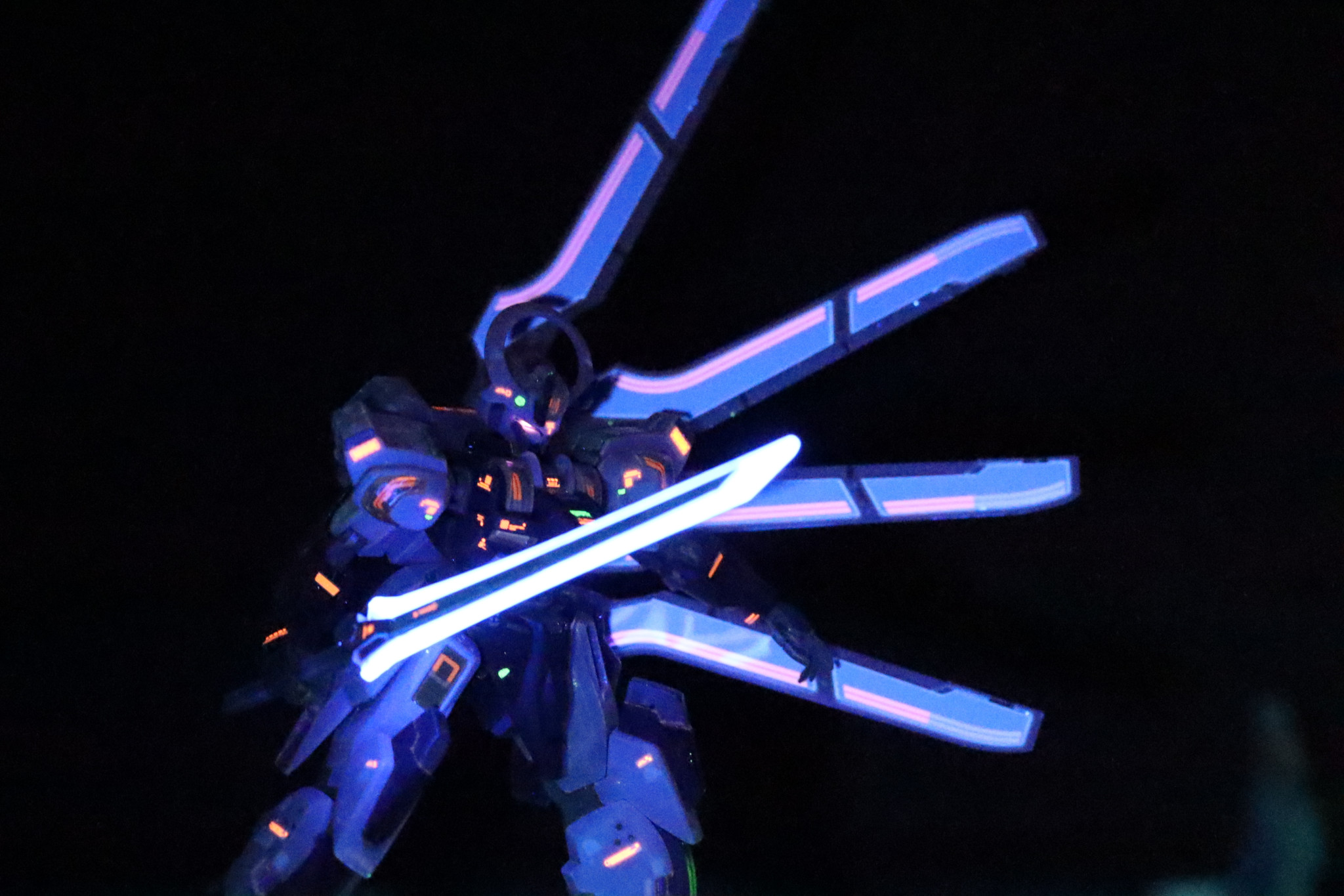 HGガンダムシュバルゼッテ/蛍光デカール｜Miiyaさんのガンプラ作品