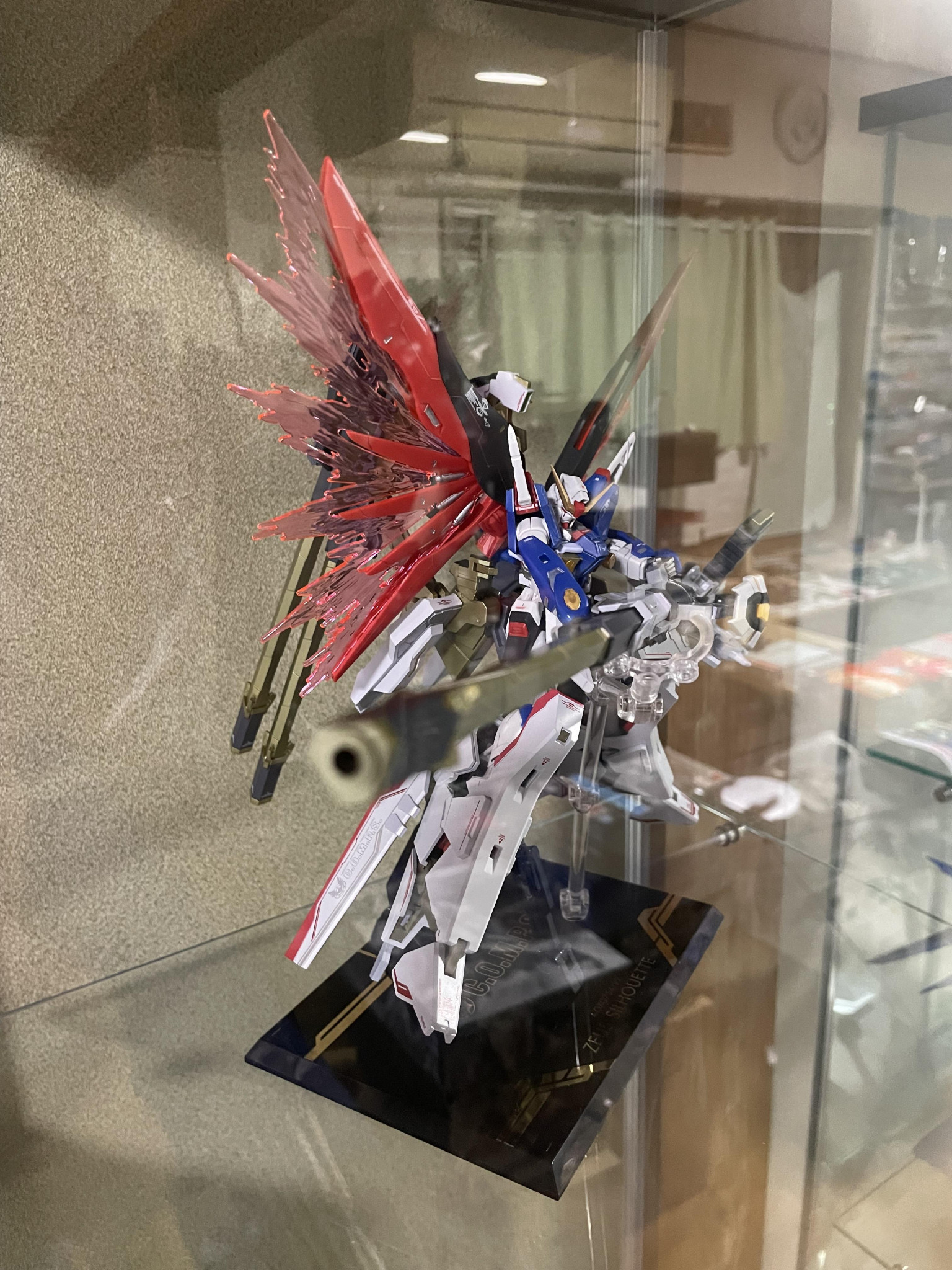 HG ? デスティニーガンダム ゼウスシルエット｜アグニカ・カイエルの魂
