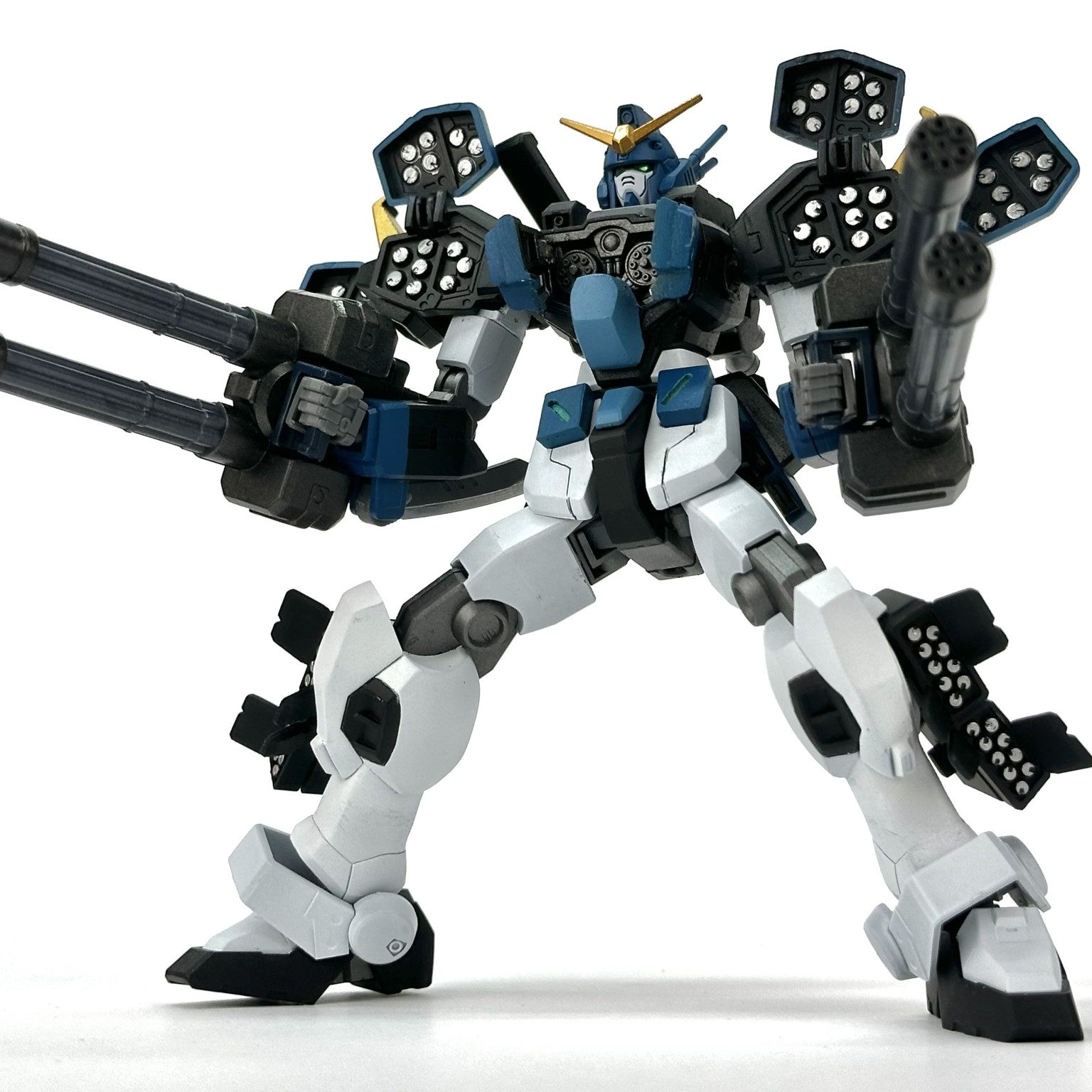 HGACガンダムヘビーアームズカスタム｜うろぼろすさんのガンプラ作品