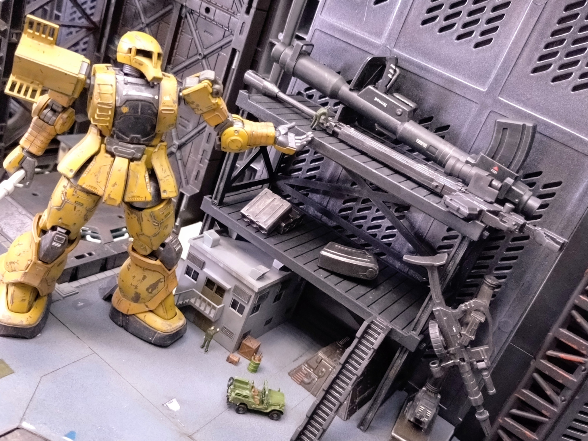 格納庫ジオラマ -ZEON Side-｜RotStaffelさんのガンプラ作品｜GUNSTA