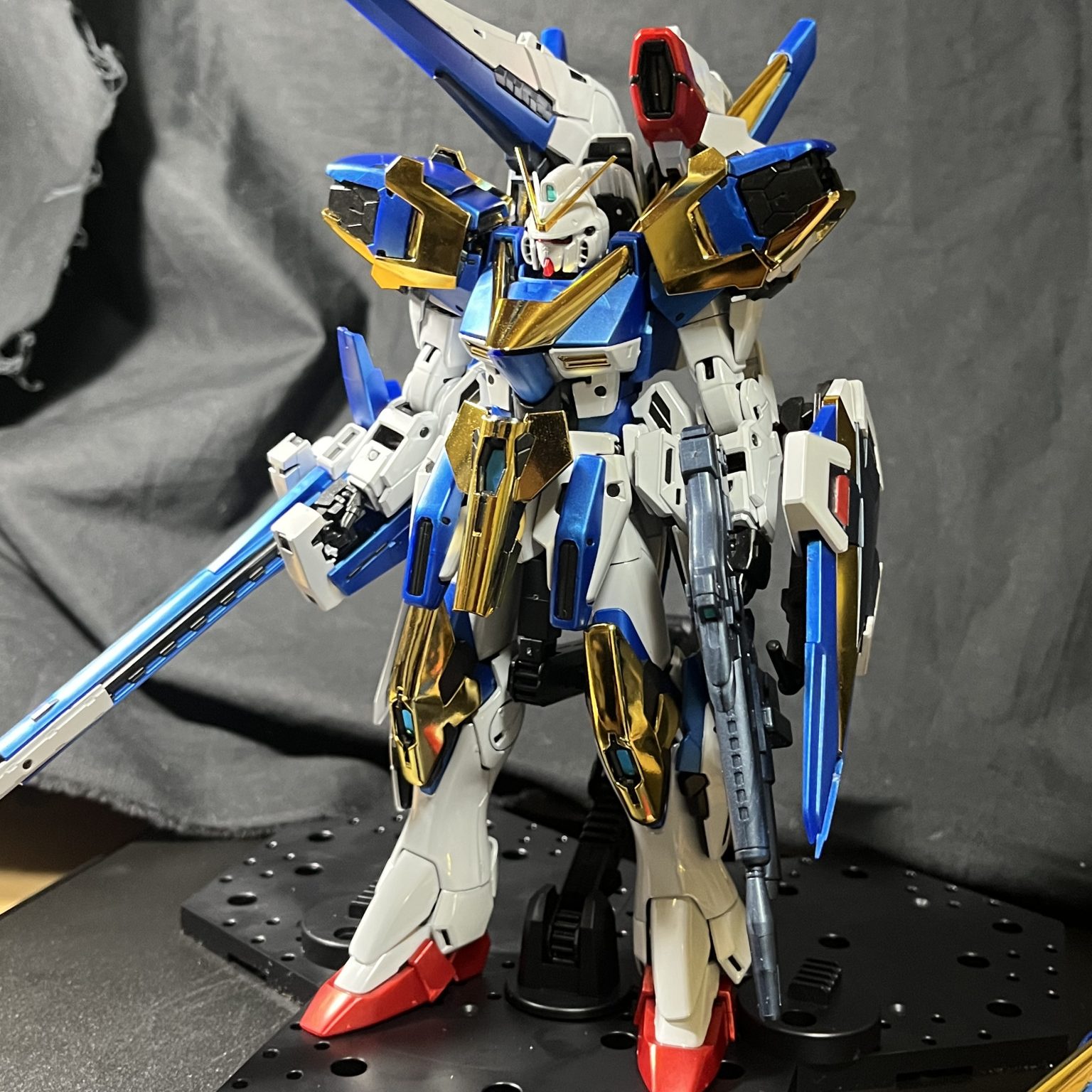MG V2アサルトバスターガンダムverKA チタニウムフィニッシュ