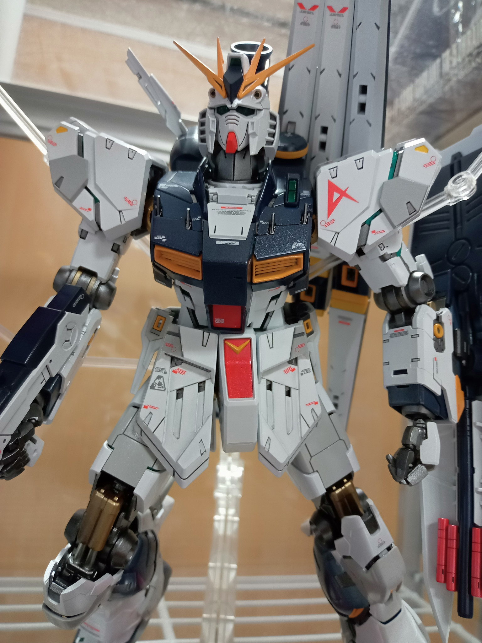 MG νガンダム Ver.Ka 全塗装仕上げのご紹介です！｜おもちゃ屋のてん