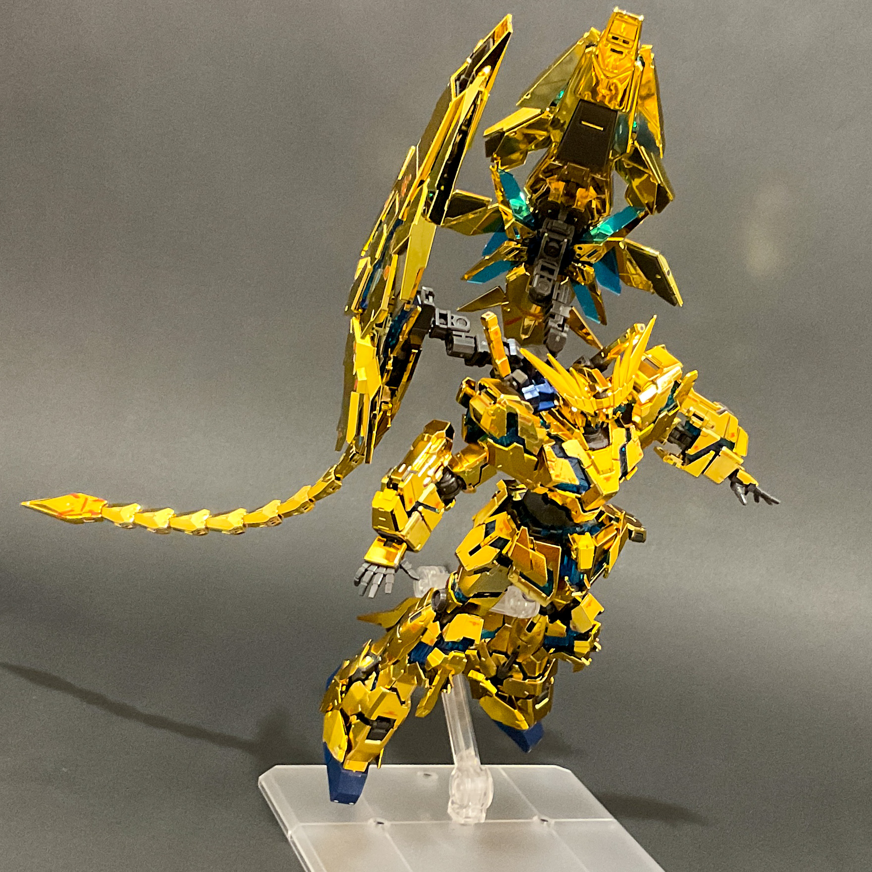 RG ユニコーンガンダム3号機 フェネクス（ナラティブVer.）｜つぐお