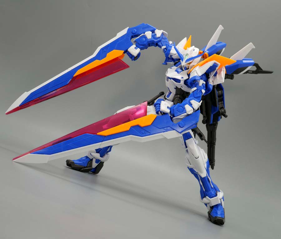 ガンプラ】MG 1/100 ガンダムアストレイ ブルーフレームセカンドリバイ