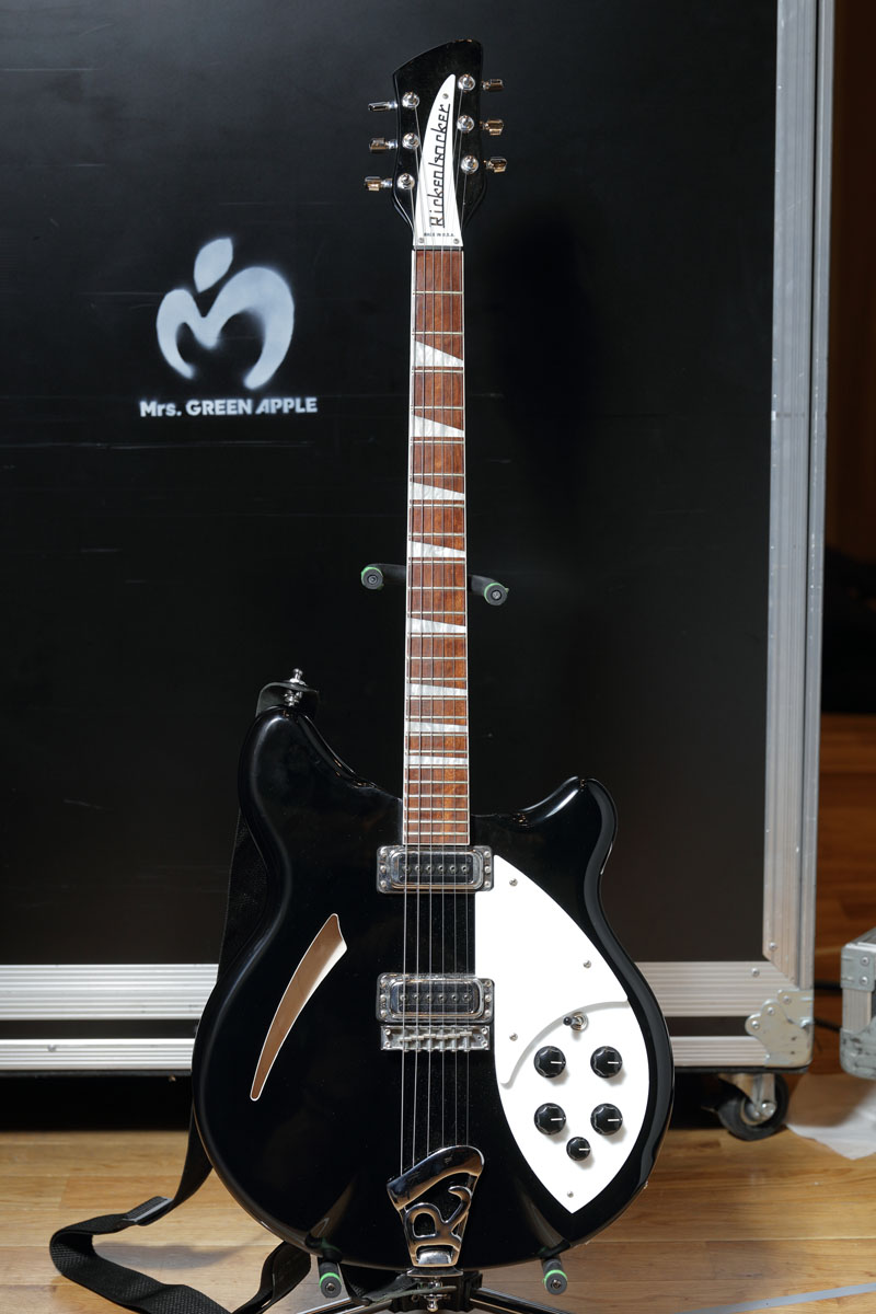 若井滉斗（Mrs. GREEN APPLE）が愛用する、エレキ・ギター＆アコギ