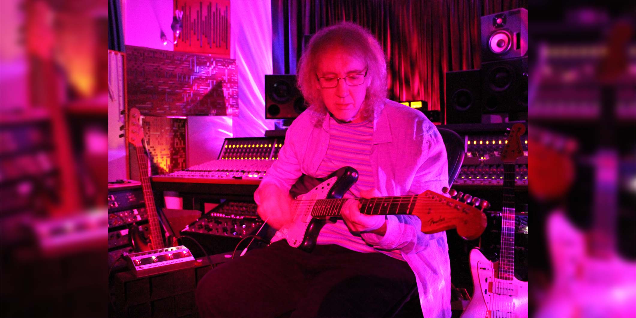 ケヴィン・シールズ本人に聞いた、フェンダーのShields Blenderに込め