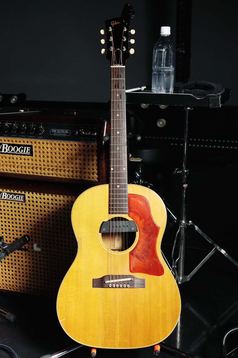 ひぐちけいがライブで使用するギター、エフェクター、アンプ 会場の