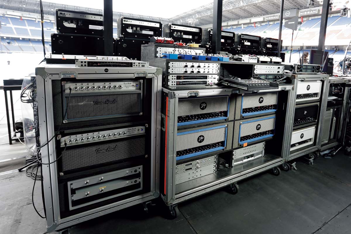 B'z LIVE-GYM Pleasure 2023 -STARS-で日産スタジアムを揺らした松本