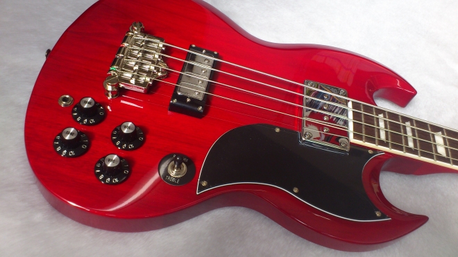 エレキベース】BurnyよりまさしくSGベースというような貫禄をもつ